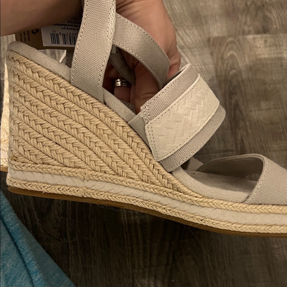 TOMS Women's Cream Wedge Sandals - Picture 3 of 4